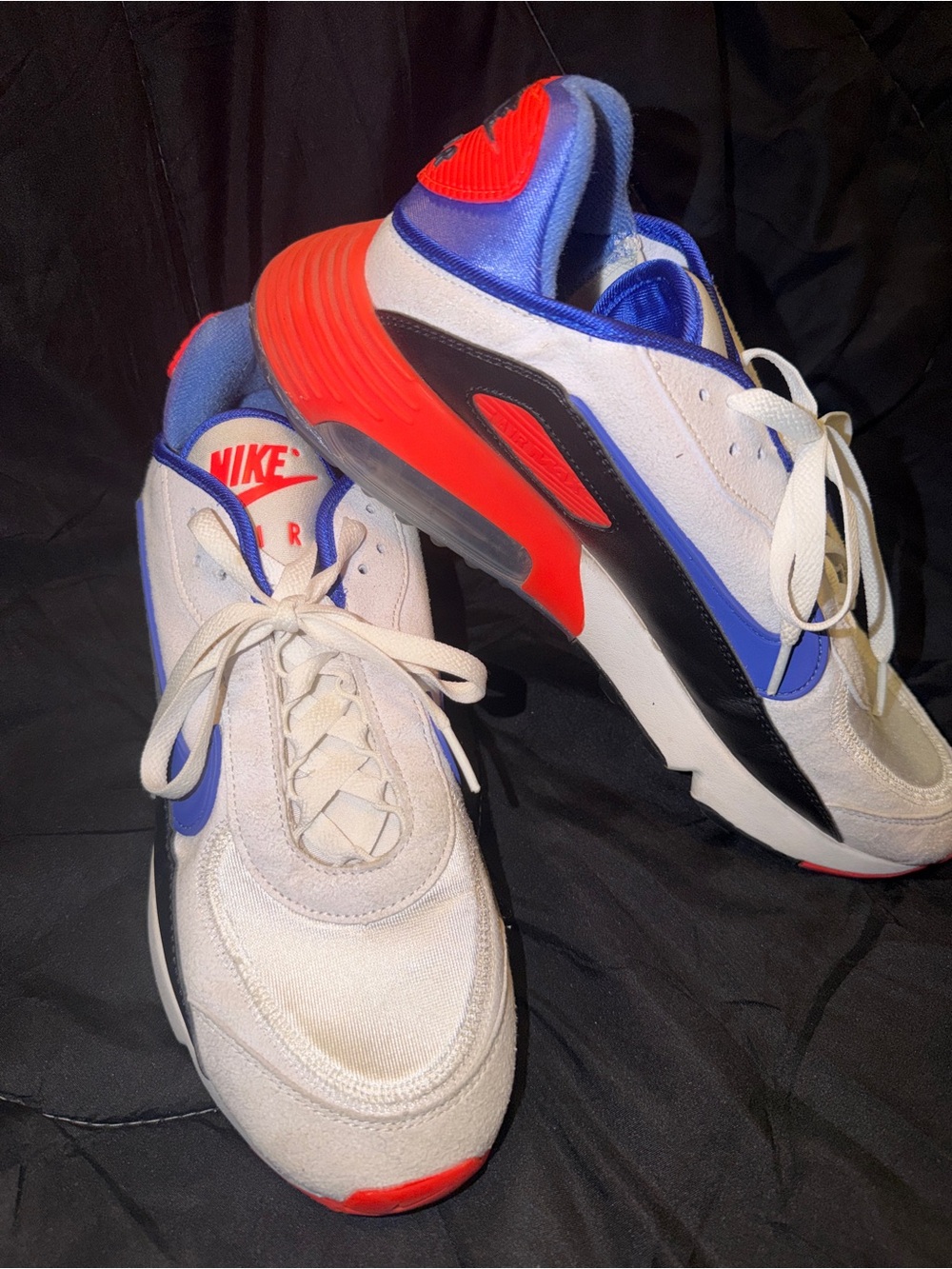 Nike White Blue Red Sporty Low-Top Sneakers